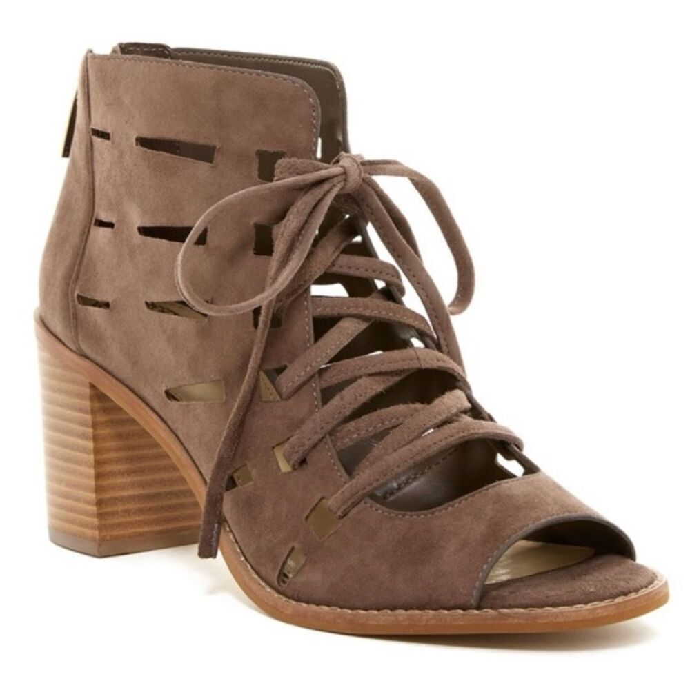 Vince Camuto Tressa Perforated heeled Cut Out Lace-Up Sandal‎ Booties 7.5  Tan